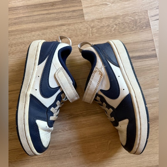 Kids Nike Navy and White Sneakers Size 12C - Picture 6 of 7
